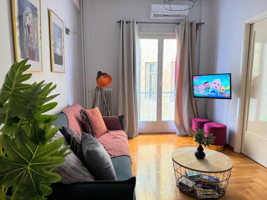 Downtown Cute Apt In The Heart Of Plaka Атина Екстериор снимка