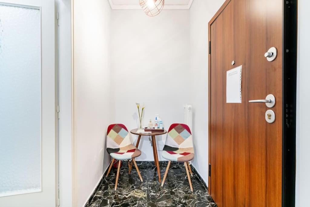 Downtown Cute Apt In The Heart Of Plaka Атина Екстериор снимка