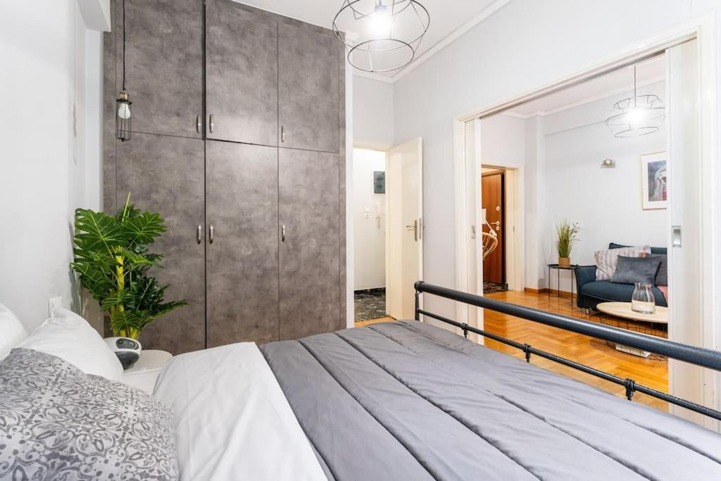 Downtown Cute Apt In The Heart Of Plaka Атина Екстериор снимка