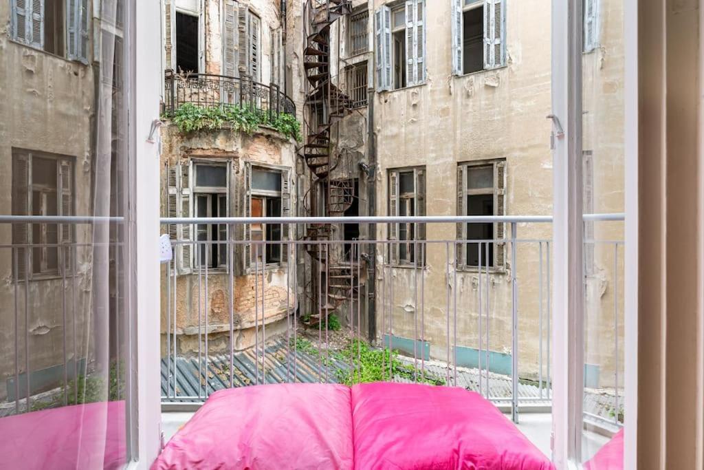 Downtown Cute Apt In The Heart Of Plaka Атина Екстериор снимка