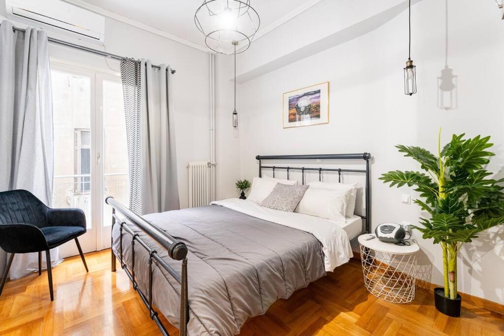 Downtown Cute Apt In The Heart Of Plaka Атина Екстериор снимка